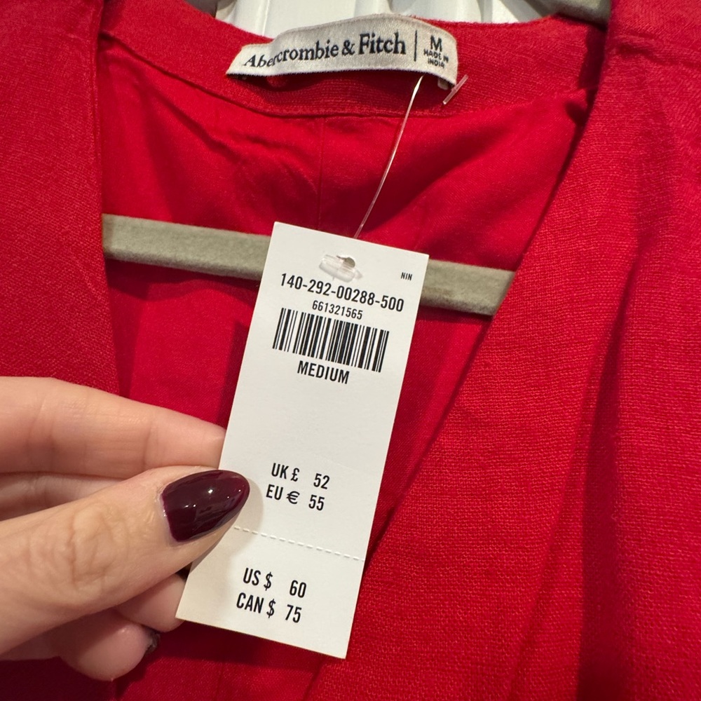 Abercrombie & Fitch red vest NWT - Picture 3 of 4
